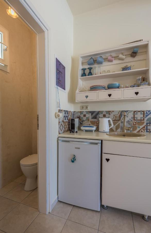 Blu Suites And Studios Αδάμας Εξωτερικό φωτογραφία