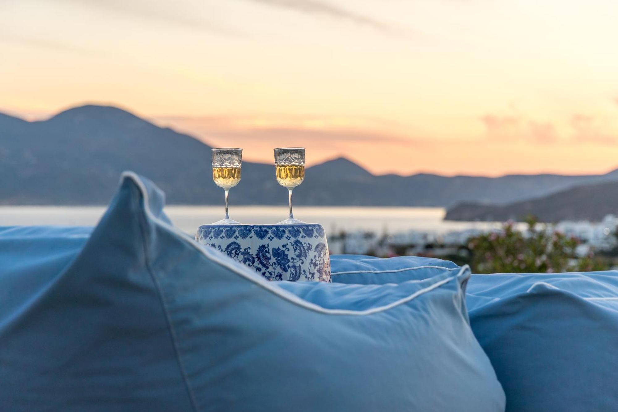 Blu Suites And Studios Αδάμας Εξωτερικό φωτογραφία